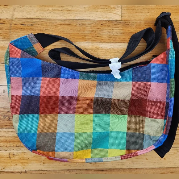 BAGGU Madras Medium Crescent Bag NEW - Picture 1 of 8